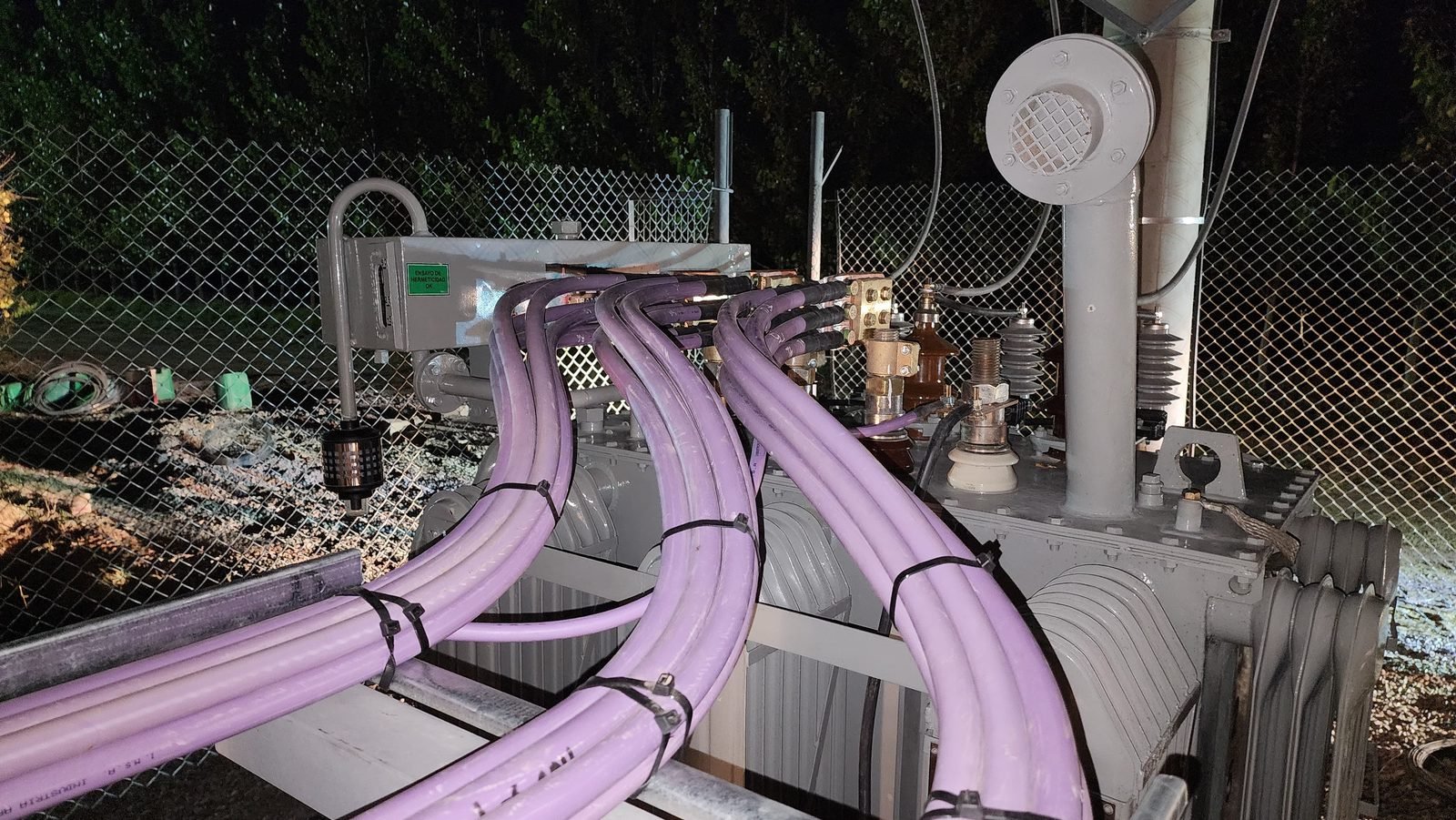 Conexión de cables en transformador de media tensión